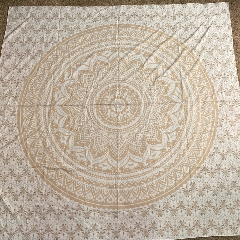 Mandala wall tapestry cream and white